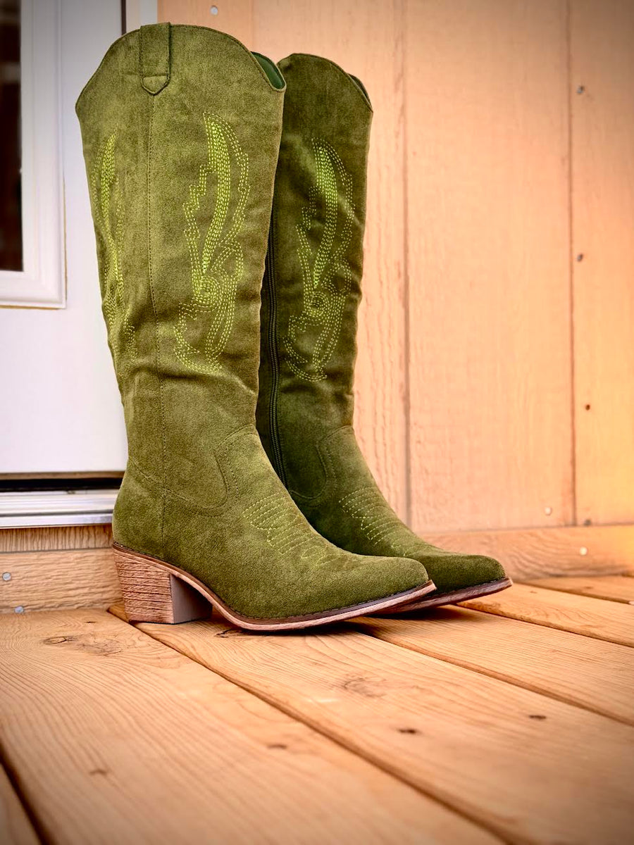 Cowboy Casanova Embroidery Western  Boot-