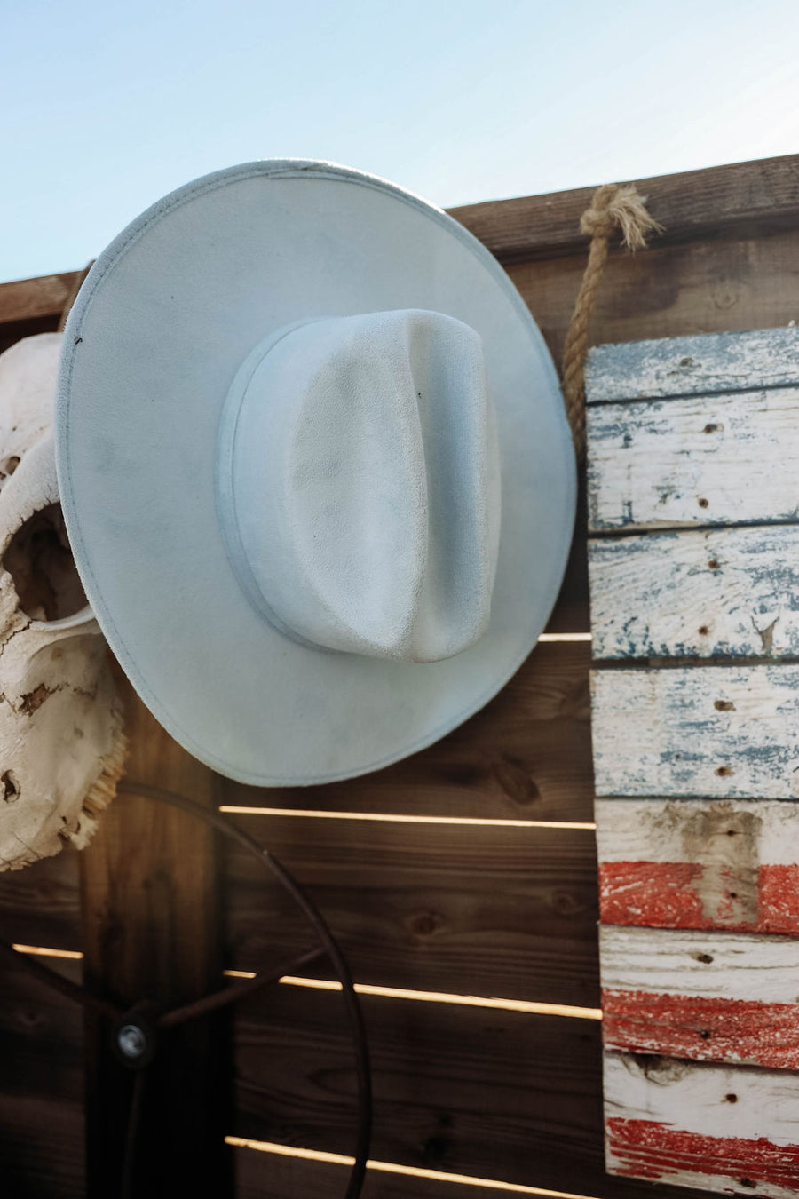 THE LEGEND COWBOY HAT