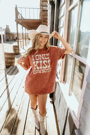I ONLY KISS COWBOYS BF TEE